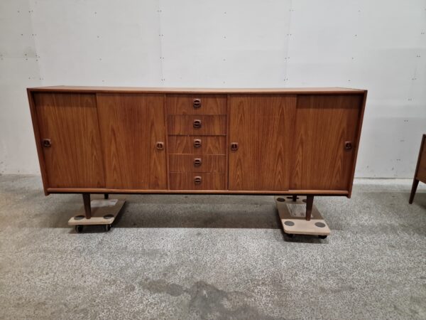 Lav skænk teak