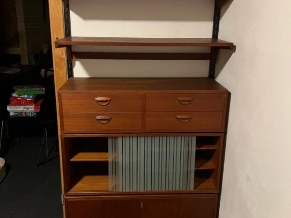 Reolsystem, Kai Kristiansen og Cadovius, b: 32 d: 89 h