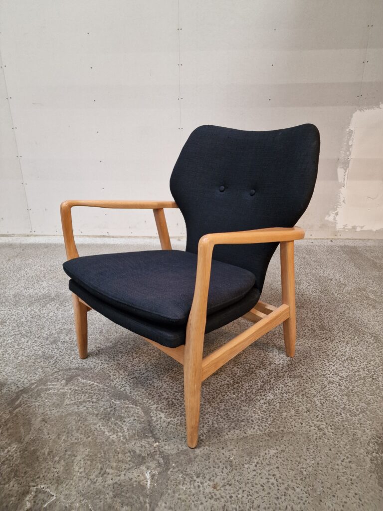 Lænestol i egetræ