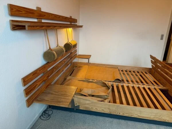Axelsen’s Møbelfabrik. Model 'Odense Komplet' Dobbeltseng-ramme i fyrretræ — billede 6