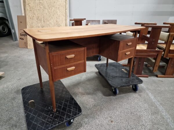Skrivebord, teak, Tibergaard