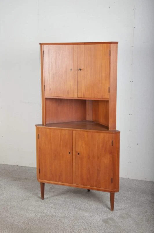 Hjørneskab i teak, højt