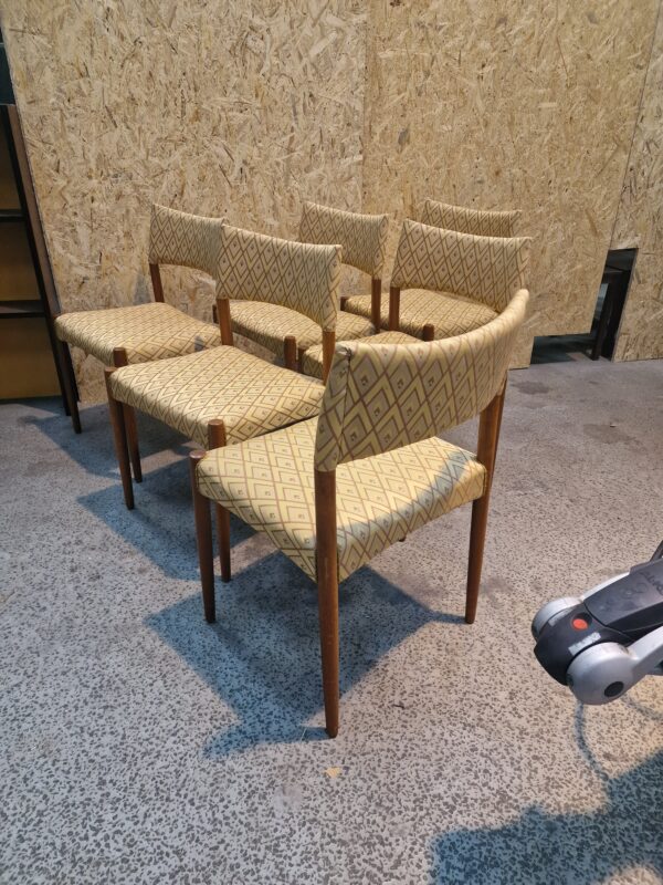 Seks spisestole, massiv teak, guld polstring, Villy Schou Andersen
