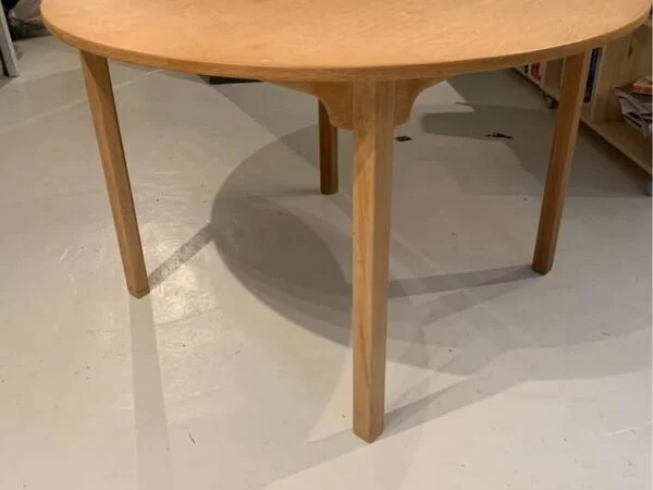 BM spisebord, Ø110, egetræ