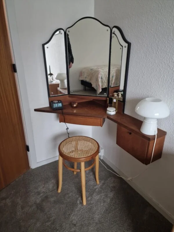 Hjørne-sminkebord, teak