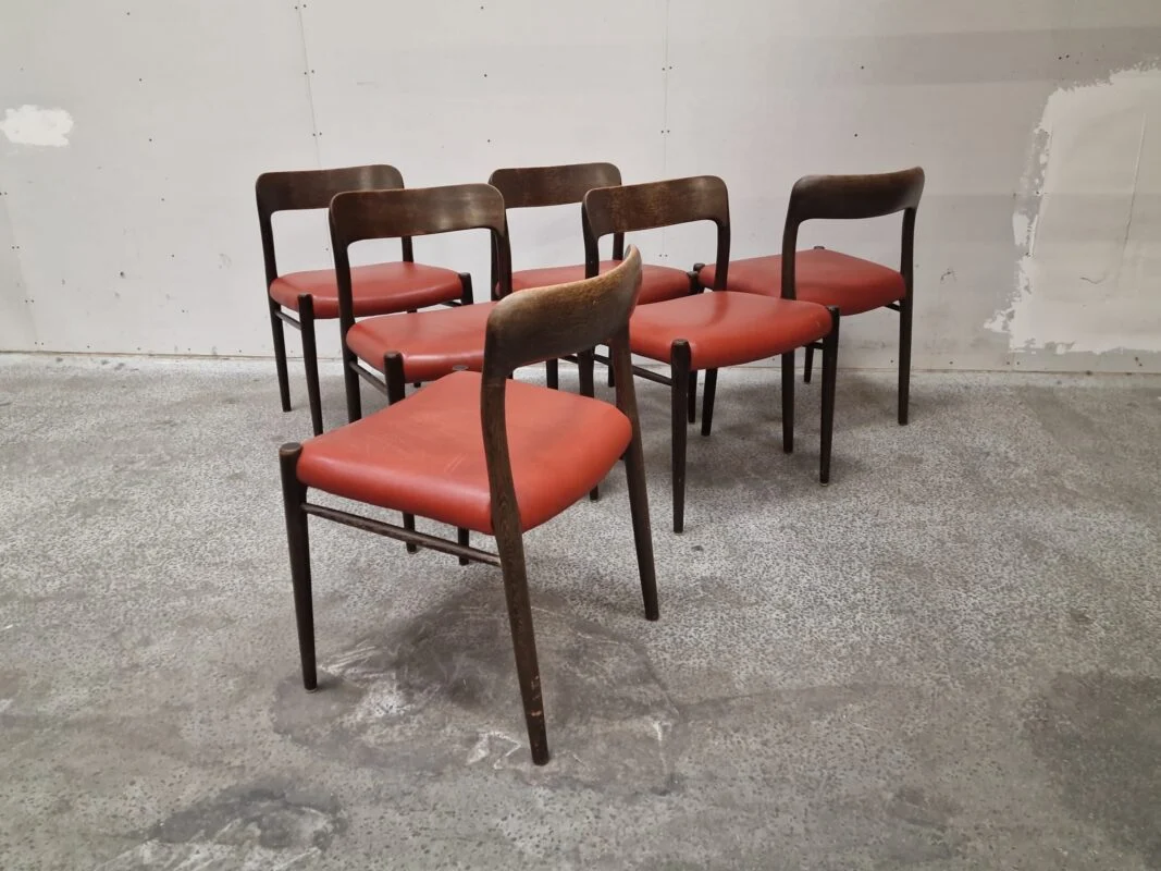 NO Møller model 75 Seks spisestole, bejdset egetræ, NO Møller model 75