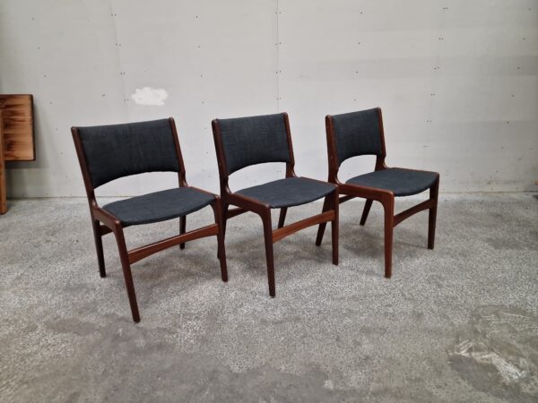 Tre spisestole, mahogni, Erik Buch Model 89