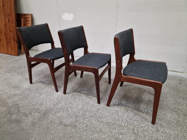 Tre spisestole, mahogni, Erik Buch Model 89