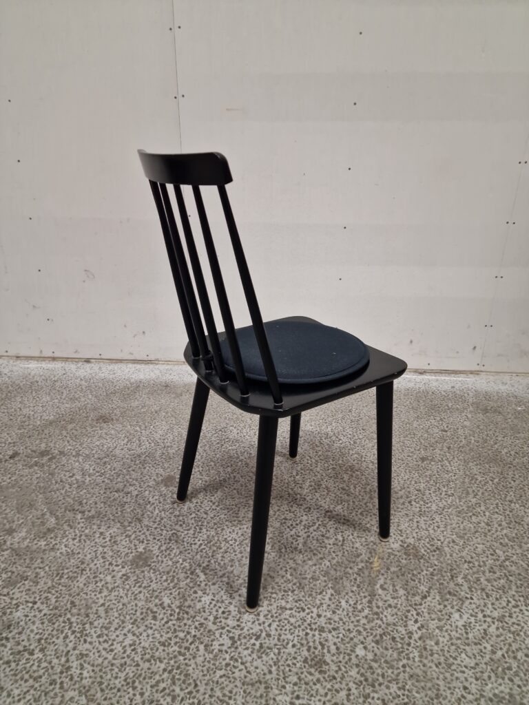 Sort pindestol, Farstrup model 216