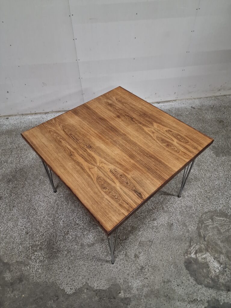 Kvadratisk spisebord i palisander, Fritz Hansen