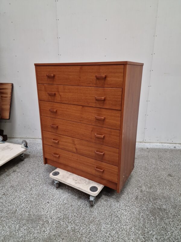 Kommode, seks skuffer, teak