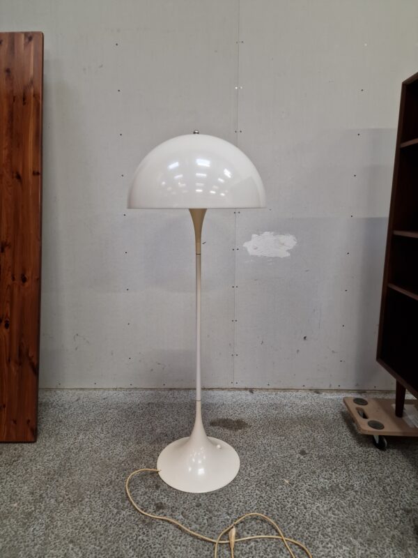 Standerlampe, Verner Panton model Panthella, Louis Poulsen
