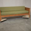 Sovesofa, grøn polstring, massiv egetræ — billede 3