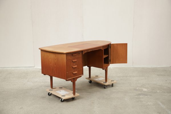 Nyreformet skrivebord, teak