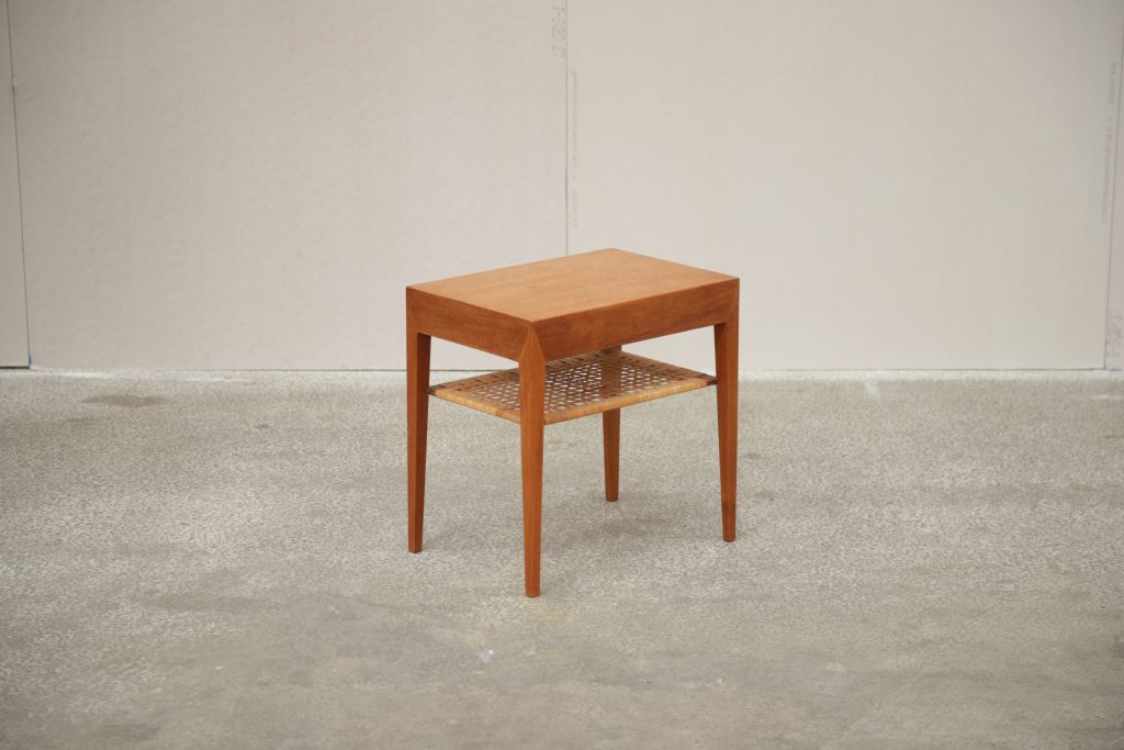 Sybord med flet hylde, teak, Severin Hansen