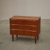 Lav bred kommode i teak