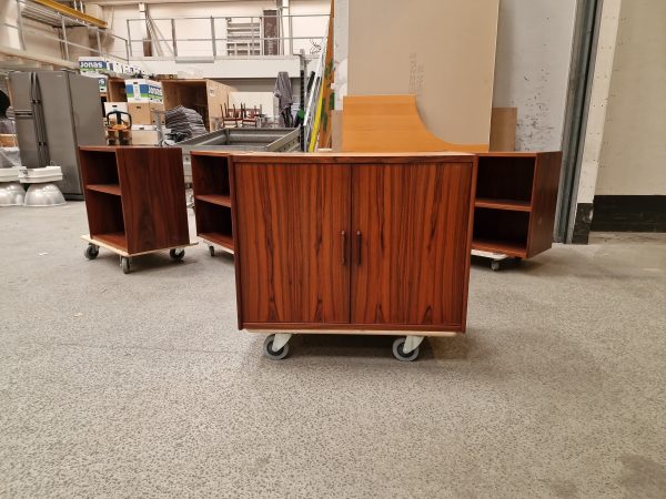 Diverse skabe, palisander, 70’er