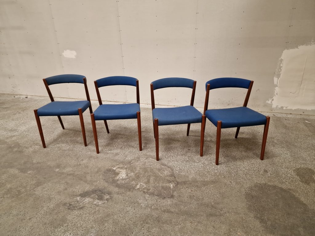 Fire spisestole af massiv palisander med blå polstring — billede 2
