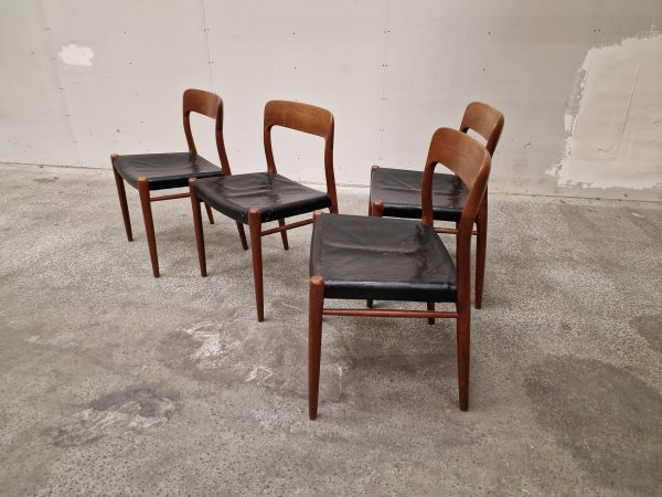 Fire spisestole, massiv teak, NO Møller model 75