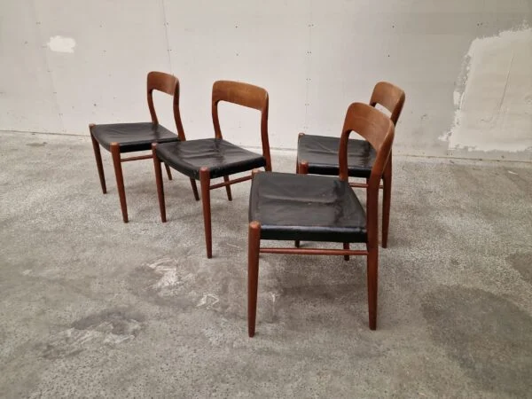 NO Møller model 75 Fire spisestole, massiv teak, NO Møller model 75