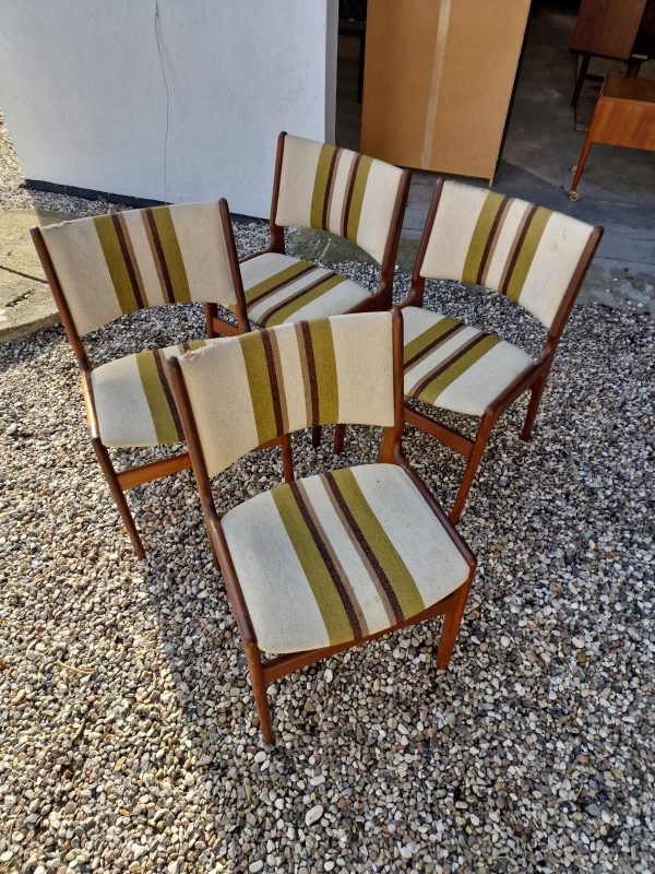 Fire Erik Buch Model 89 i massiv teak, spisestole