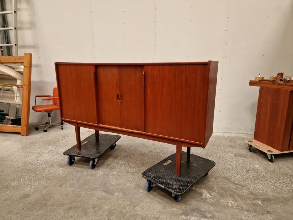 Dækketøjsskab, teak