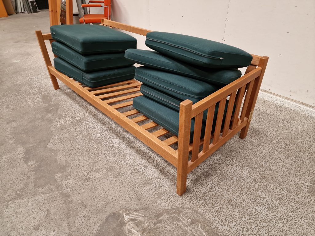 Børge Mogensen Børge Mogensen trepersoners sofa i massiv egetræ