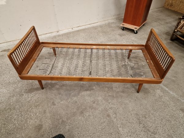 Daybed, nøddetræ, Horsnæs