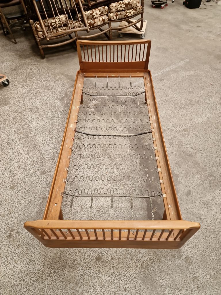 Daybed, nøddetræ, Horsnæs