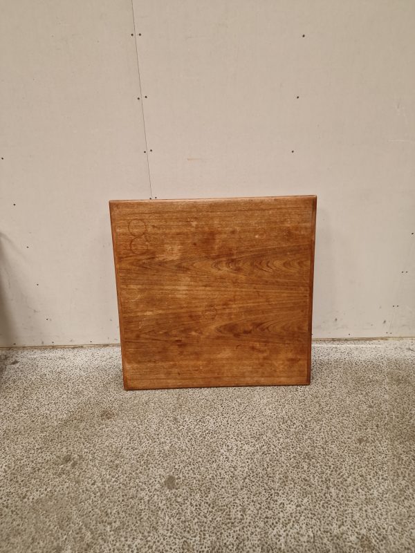 Kvadratisk spisebord, teak