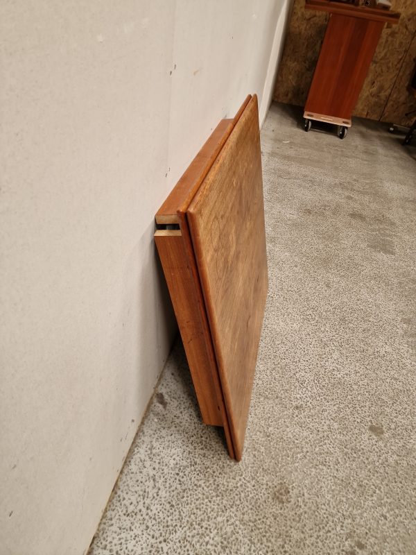 Kvadratisk spisebord, teak