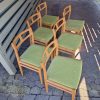 Seks spisestole med grøn polstring, egetræ — billede 3