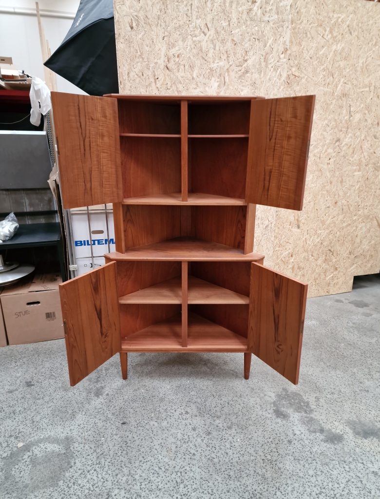 Hjørneskab, teak — billede 2