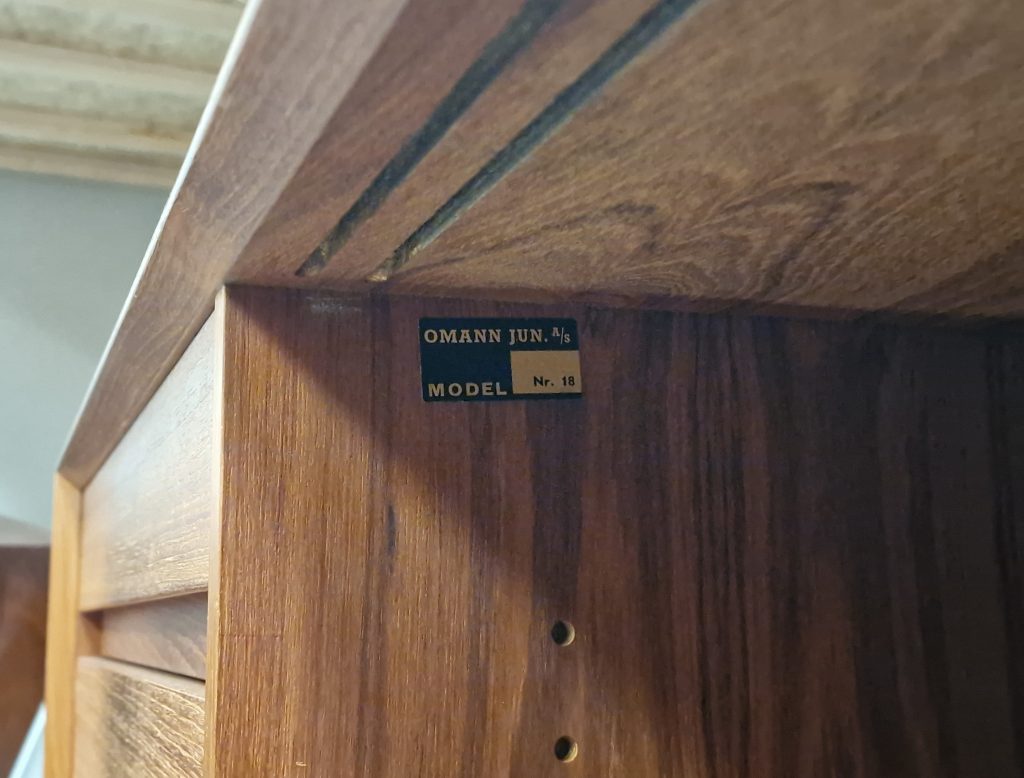 Omann Jr model 18 Lang lav skænk, skuffer og skydelåger, teak, Omann Jr model 18 — billede 6