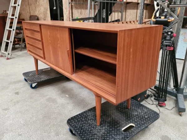 Omann Jr model 18 Lang lav skænk, skuffer og skydelåger, teak, Omann Jr model 18 — billede 7