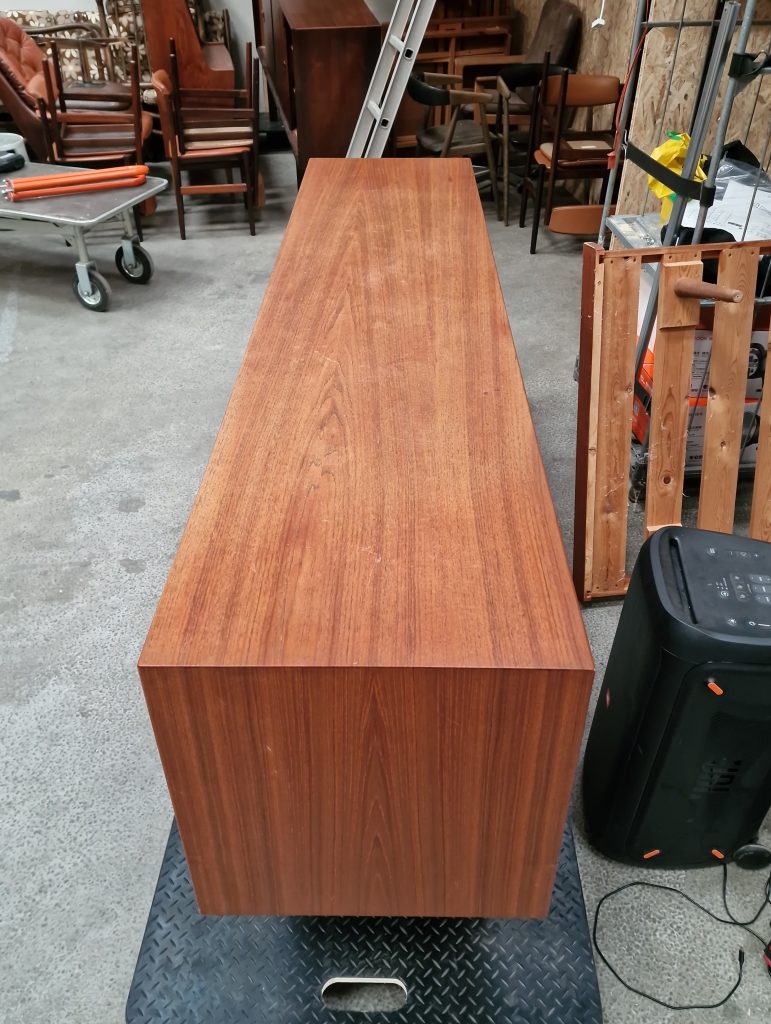 Omann Jr model 18 Lang lav skænk, skuffer og skydelåger, teak, Omann Jr model 18 — billede 8