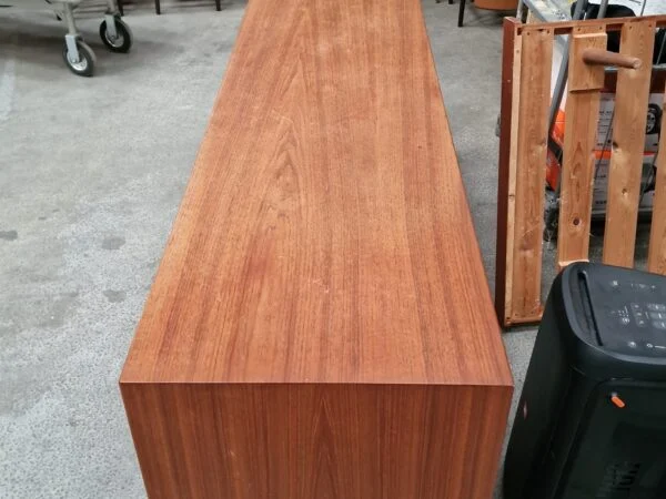 Omann Jr model 18 Lang lav skænk, skuffer og skydelåger, teak, Omann Jr model 18 — billede 8