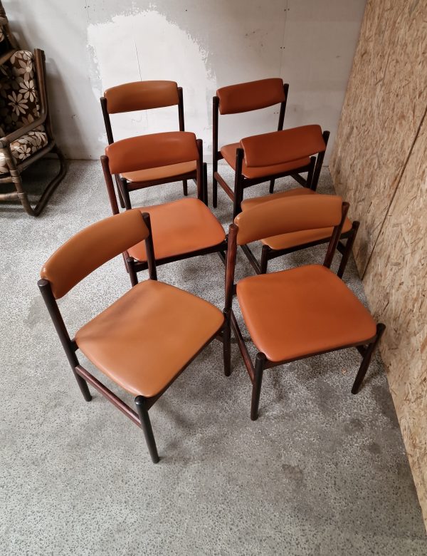 Seks spisestole af palisander betrukket med cognac-farvet skai
