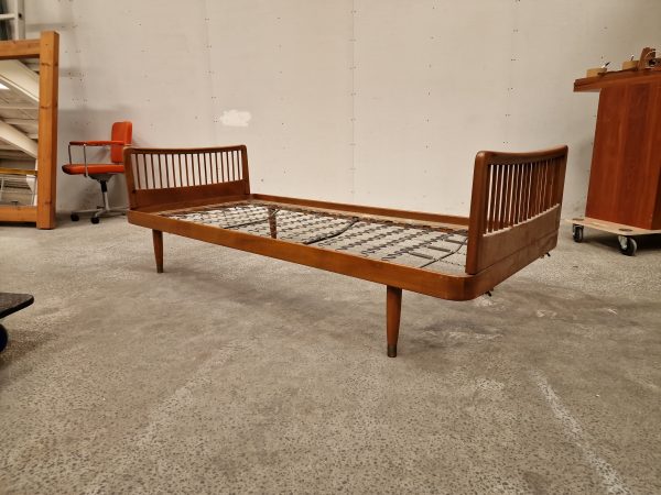 Daybed, nøddetræ, Horsnæs