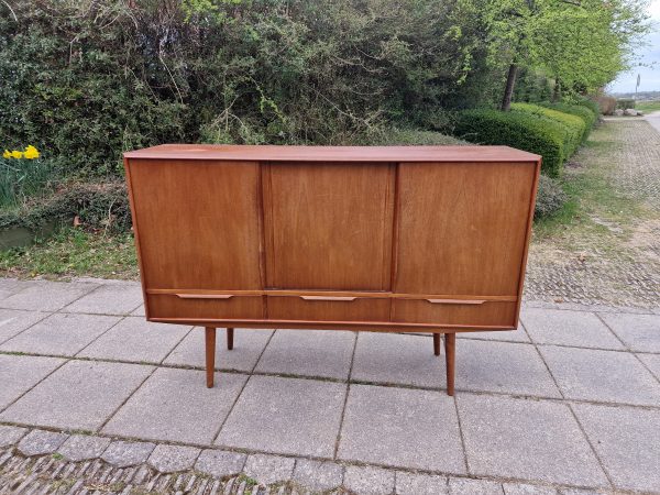 Dækketøjsskab, teak