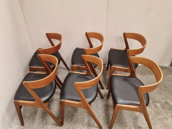 Kai Kristiansen Firechair/T21, Korup stolefabrik Seks spisestole i teak med buet rygstykke, Kai Kristiansen Firechair/T21, Korup stolefabrik — billede 13
