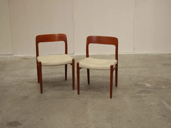 N.O. Møller model 75 To spisestole i massiv teak af N.O. Møller model 75 — billede 5