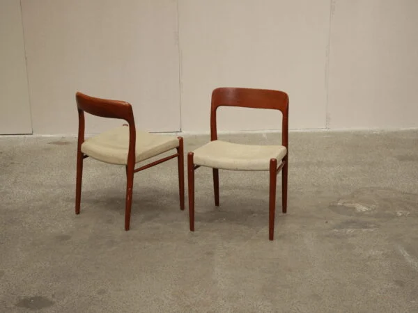 N.O. Møller model 75 To spisestole i massiv teak af N.O. Møller model 75 — billede 6