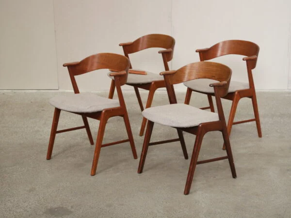 Tre spisestole i massiv teak, Kai Kristiansen model 32
