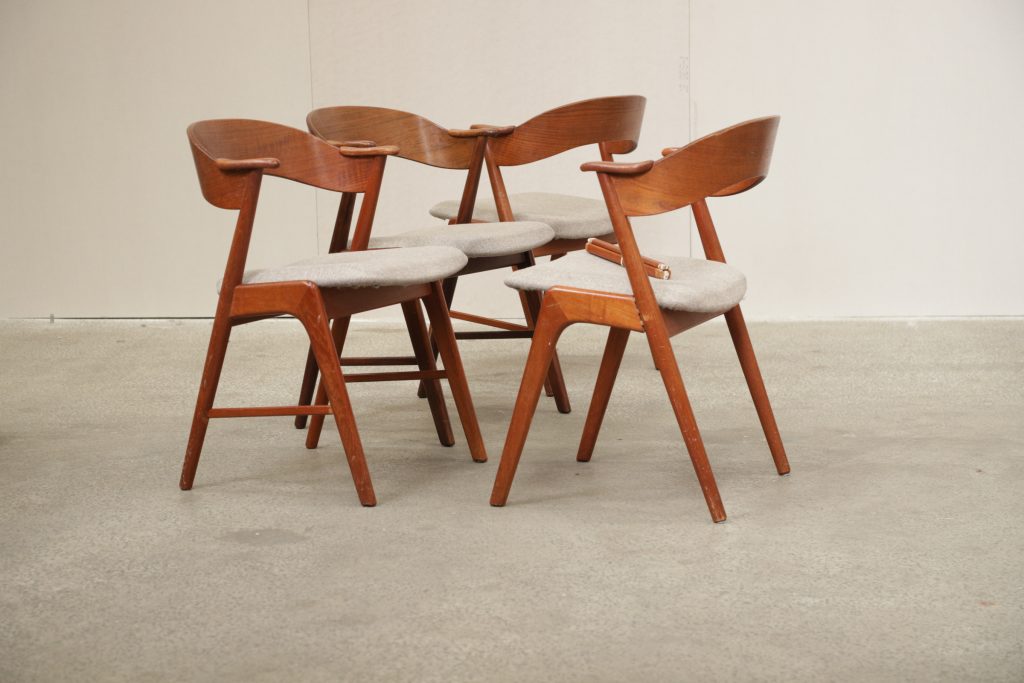 Tre spisestole i massiv teak, Kai Kristiansen model 32 — billede 2