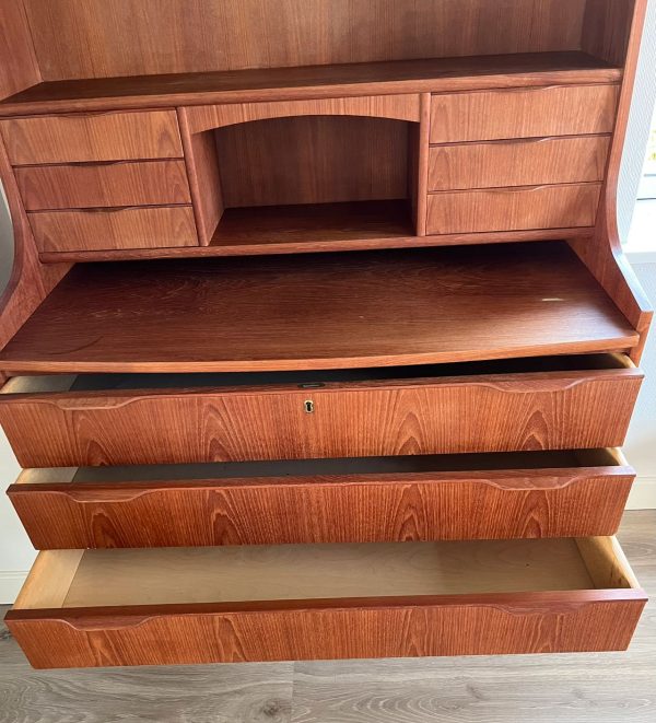 Høj sekretær, teak