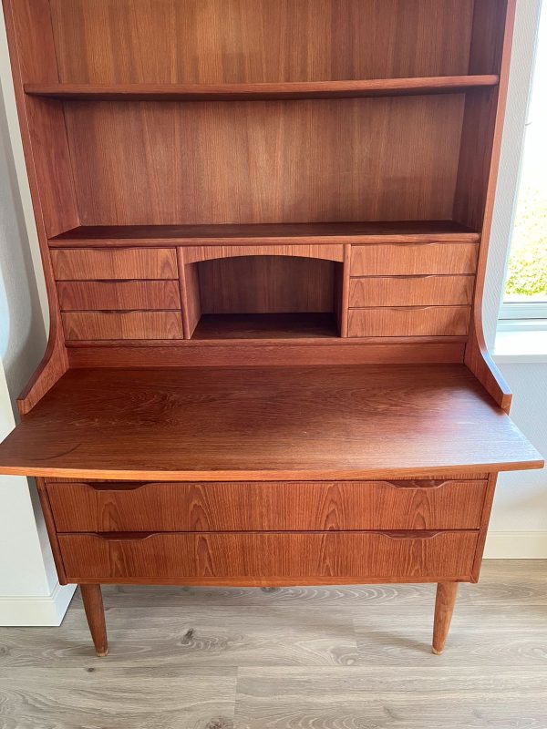 Høj sekretær, teak
