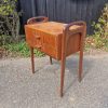 Sengebord med to skuffer, teak — billede 2
