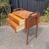 Sengebord med to skuffer, teak — billede 4