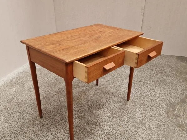 Konsolbord med to skuffer, teak — billede 2